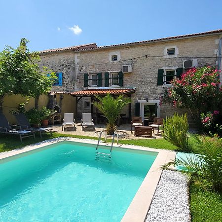 Casa Stifanici Villa Baderna ภายนอก รูปภาพ